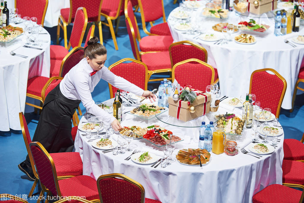 與食物的餐廳,服務(wù)員服務(wù)表